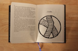 Dank Fadenbindung und hervorragender Druck macht das Buch echt was her, wie ich finde