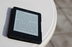 Auch im prallen Sonnenlicht lesbar wie Papier: E Ink